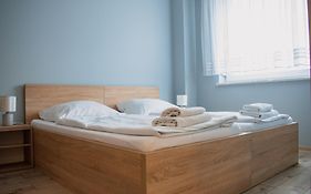 PRZYSTANEK ROSZKÓW -NOCLEGI i RESTAURACJA